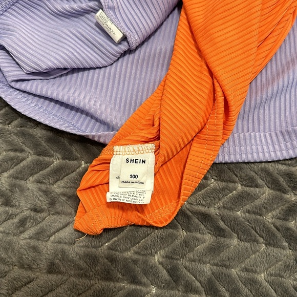 Set of 2 One shoulder Cut out Dresses Size 100(3-4T) - Picture 4 of 6